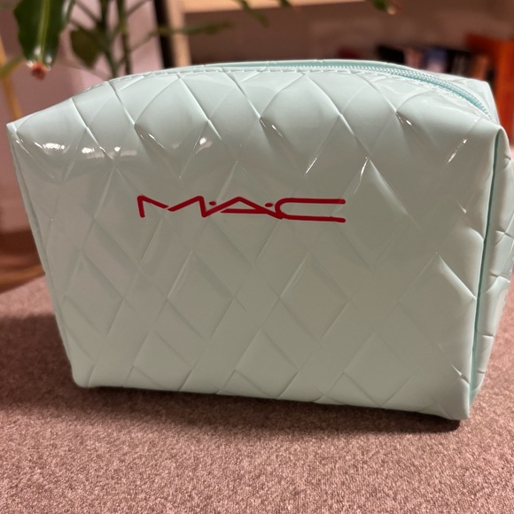 MAC bundle! 3 items for $10 😍 - Picture 4 of 4